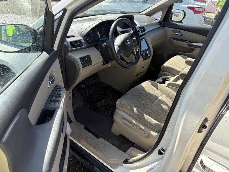 2016-honda-odyssey-image-15