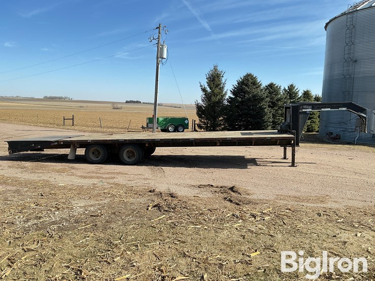 2009-titan-trailer-image-4