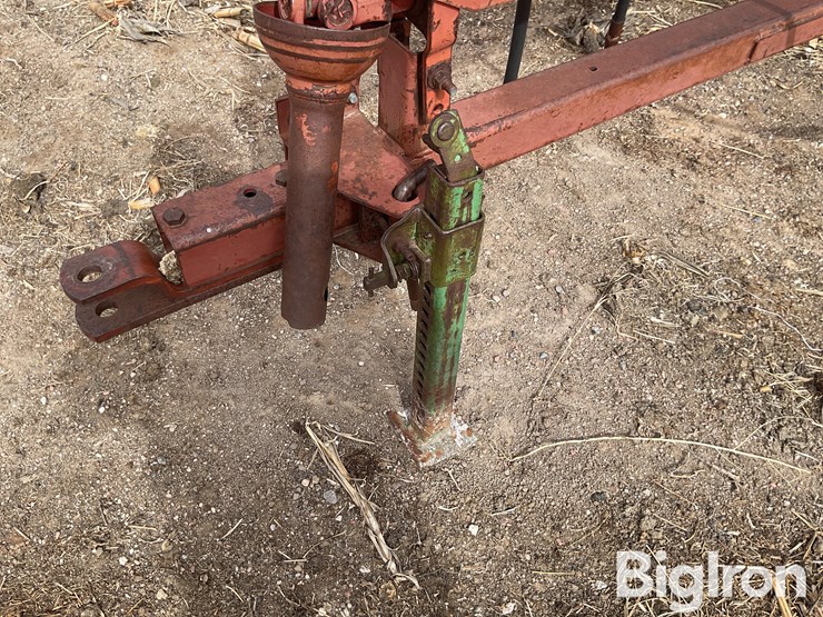 international-555-image-11