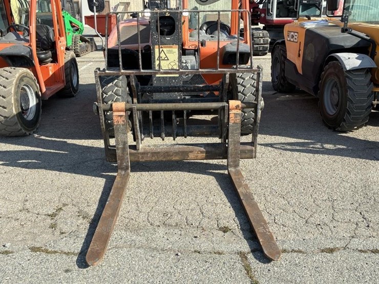 2015-jlg-g5-18a-image-7