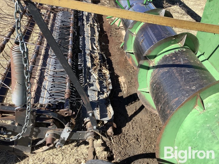 john-deere-216-image-13