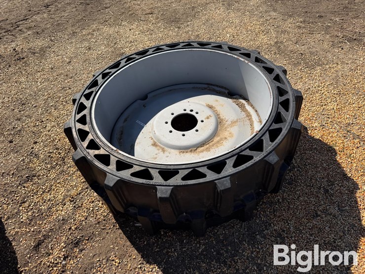 valley-revolution-47x15"-irrigation-tire-&-rim-image-7