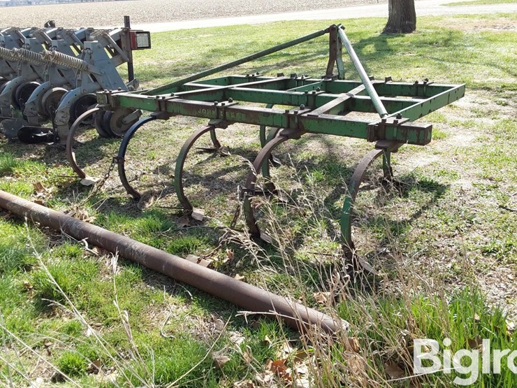 john-deere-100-image-5