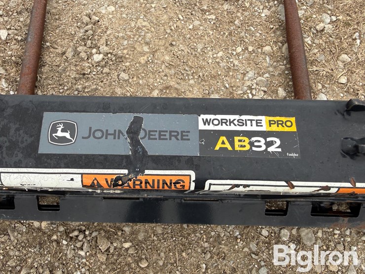 john-deere-worksite-pro-ab32-skidsteer-bale-spear-image-10
