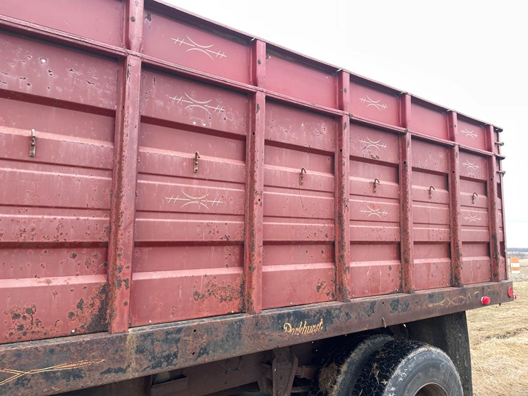 #113-•-1982-international-1754-single-axle-grain-truck-(has-wi-title)-image-17