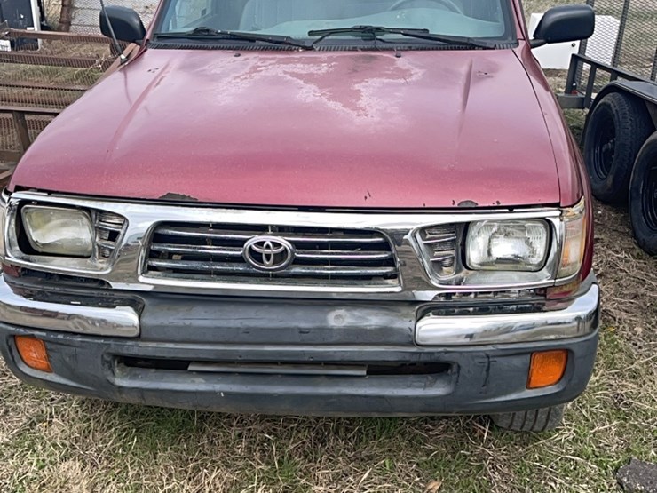 1995-toyota-tacoma-image-2