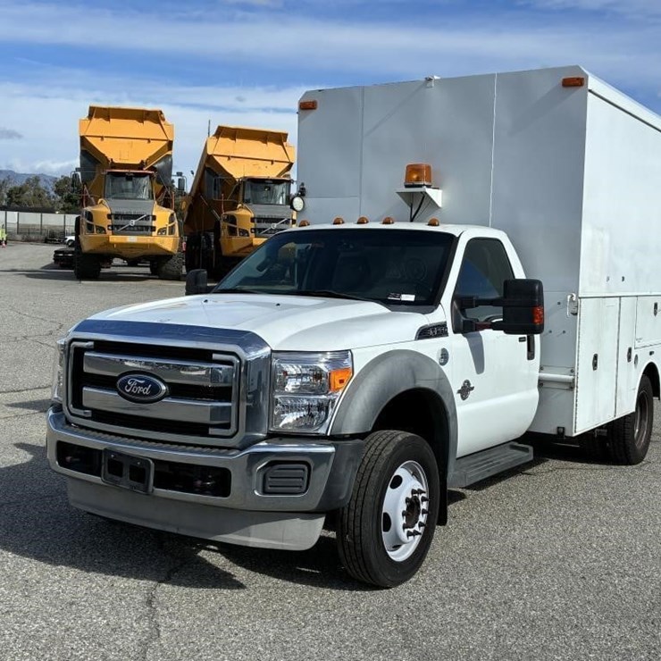 2011 FORD F550