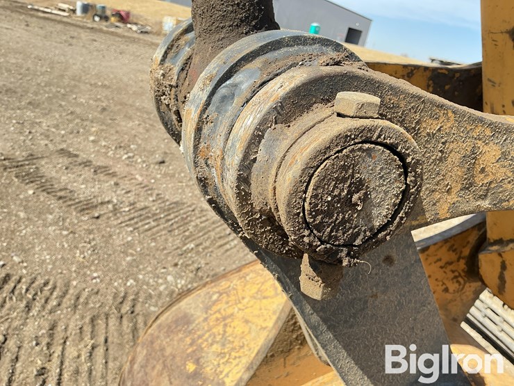 1997-deere-490e-image-15