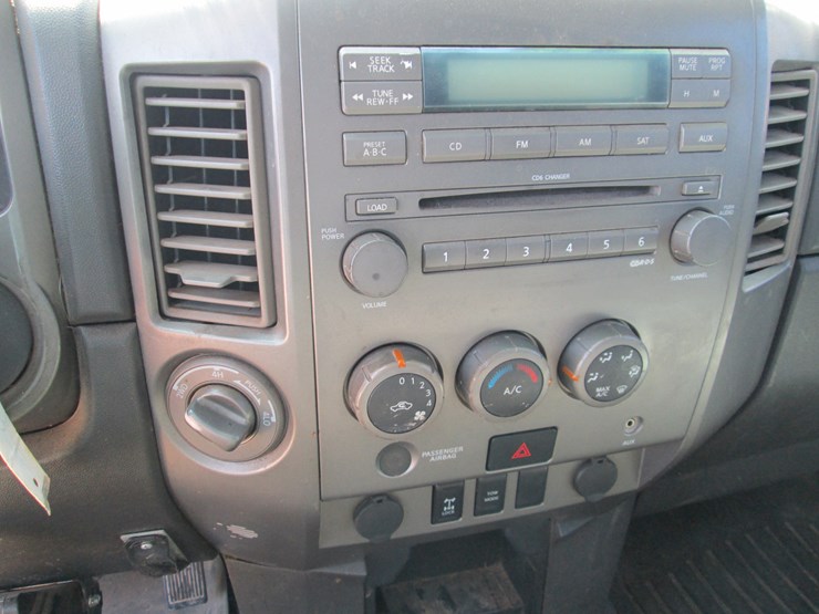 2004-nissan-titan-image-34