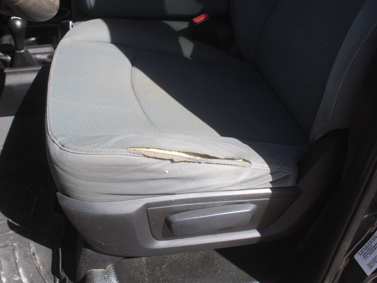 2015-dodge-3500-image-21