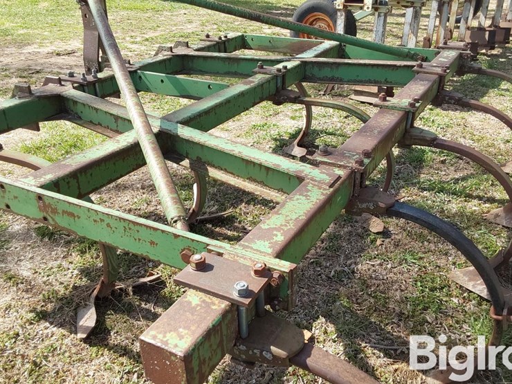 john-deere-100-image-18