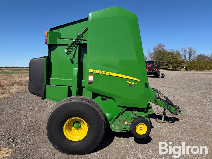 2022-john-deere-560m-image-4