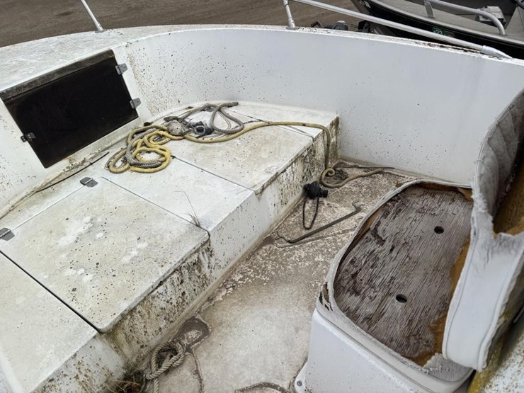 1990-unknown-trailer-image-17