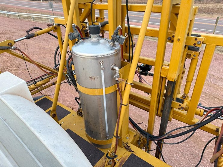 ag-chem-rogator-664-image-48