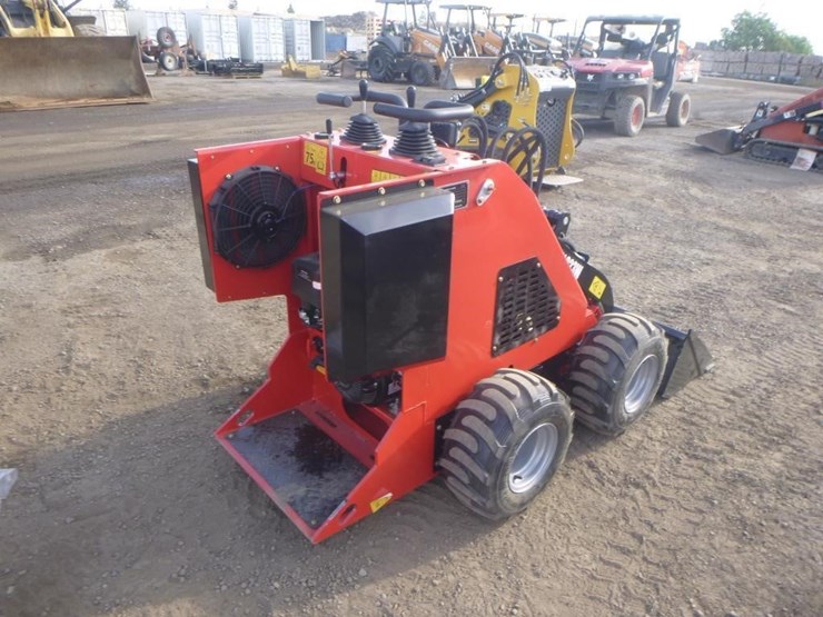 2026-sdlool-323w-skid-steer-loader-image-3