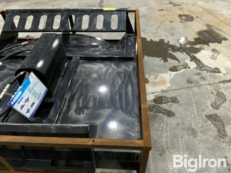 2025-massey-ferguson-730-image-12