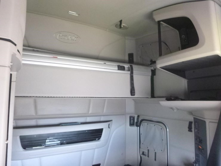 2024-peterbilt-579-image-14