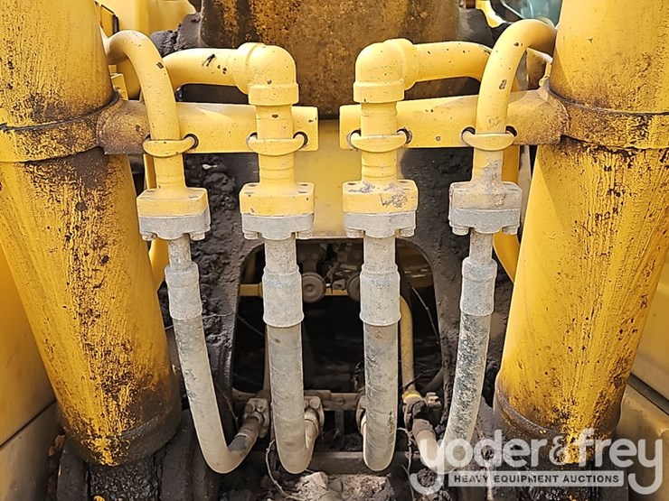 2016-komatsu-pc210-lc-11-image-17