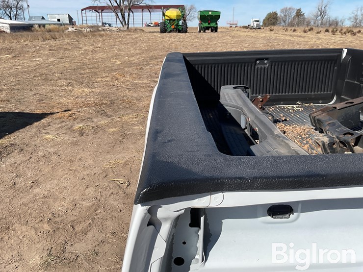 2013-gmc-3500-image-11