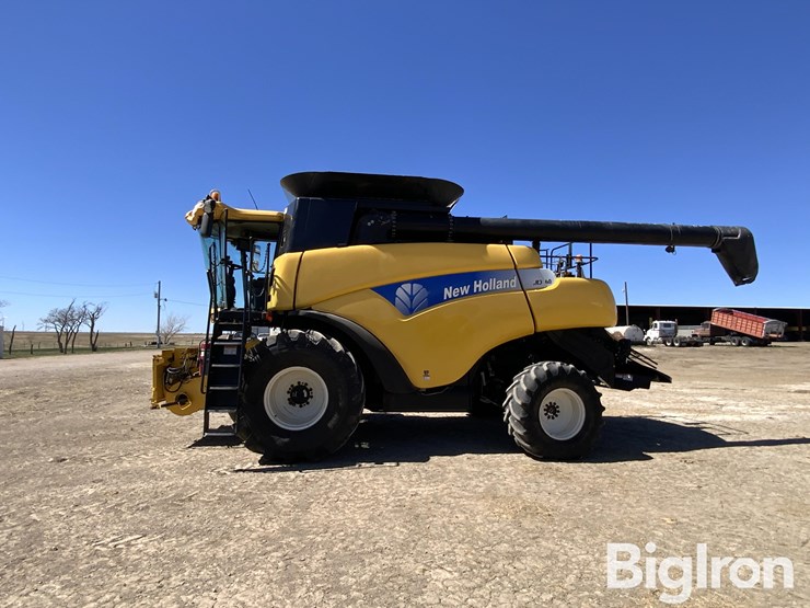 2009-new-holland-cr9060-image-8