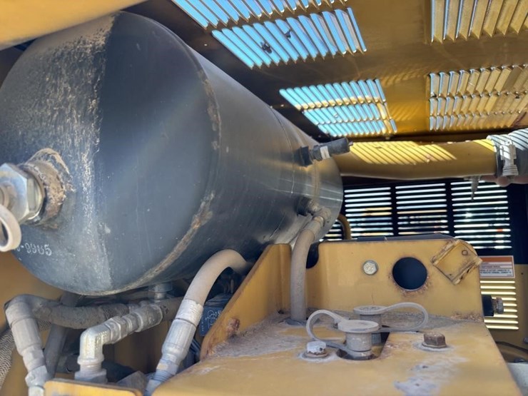 2006-caterpillar-143h-image-72