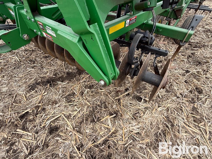 2014-john-deere-2310-image-19