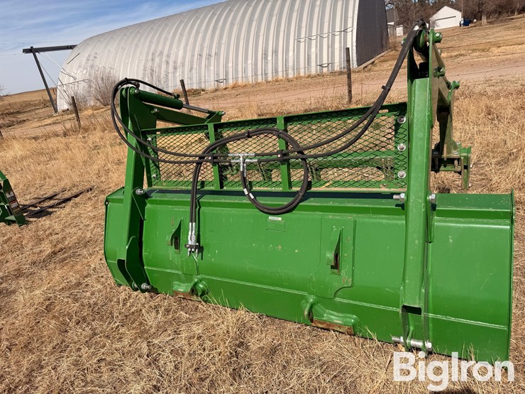 john-deere-8-image-12