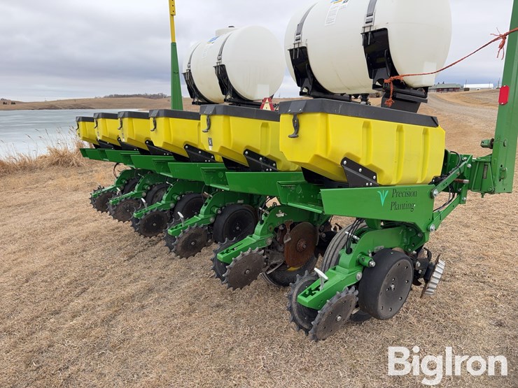 john-deere-7000-image-17