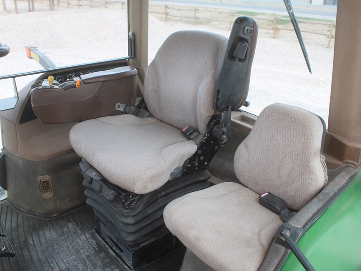 john-deere-8120-image-22