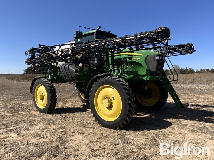 2012-john-deere-4830-image-3