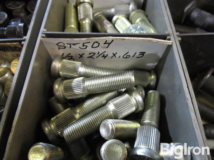 large-assortment-of-wheel-studs,-lug-bolts,-lug-nuts,-and-washers-image-15