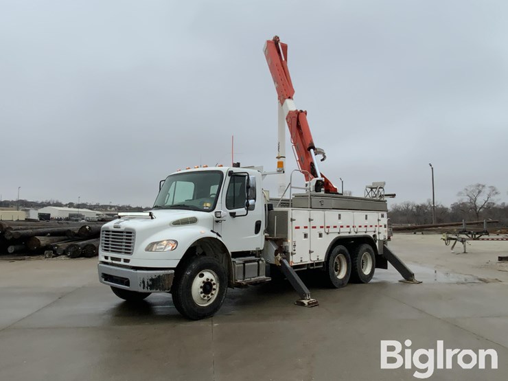 2014-freightliner-m2-106-image-1