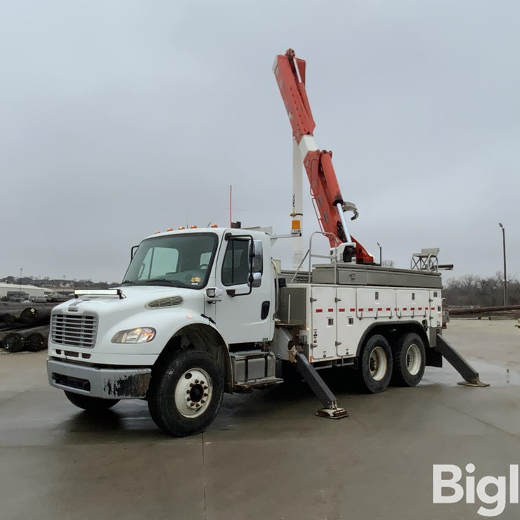 2014 FREIGHTLINER M2 106