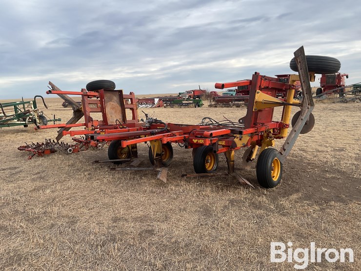 1981-versatile-5500-image-5