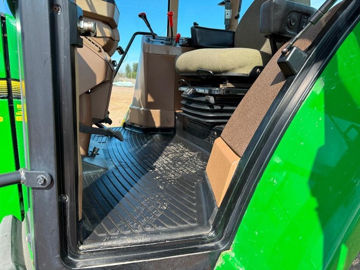 john-deere-7200-image-39