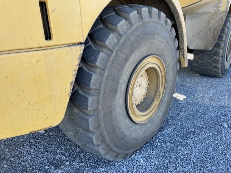 2013-caterpillar-740b-image-9