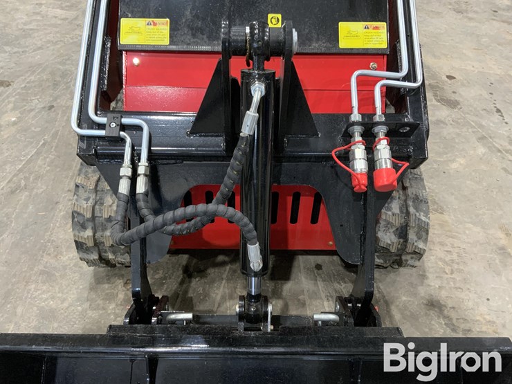 2025-massey-ferguson-730-image-15