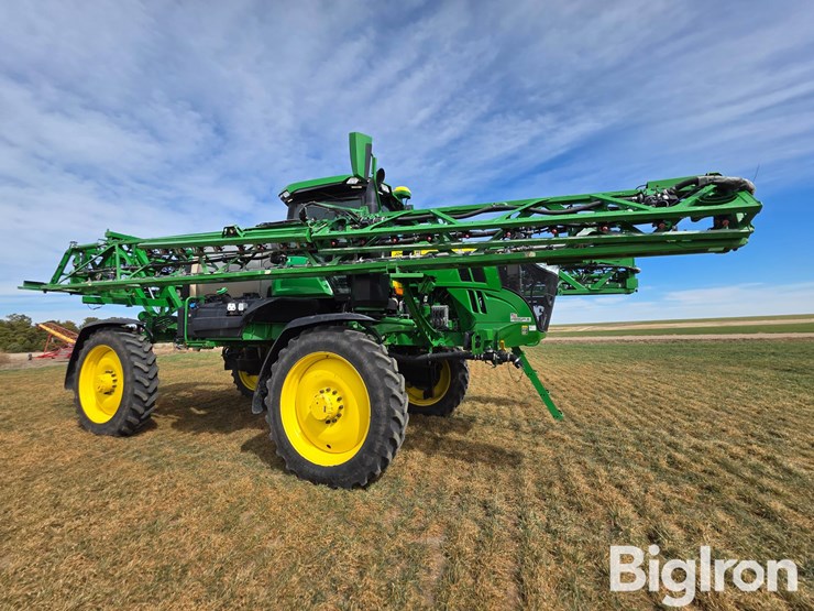 2022-john-deere-410r-image-3