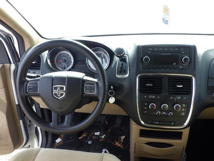 2015-dodge-grand-caravan-image-9