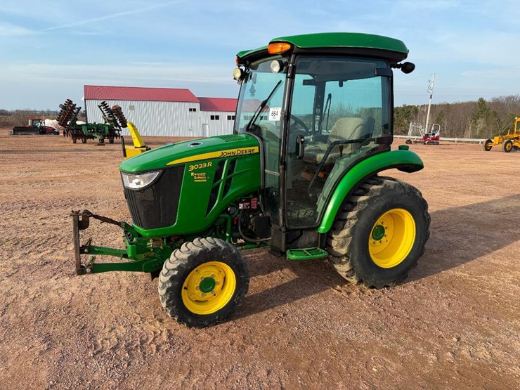john-deere-3033r-image-1