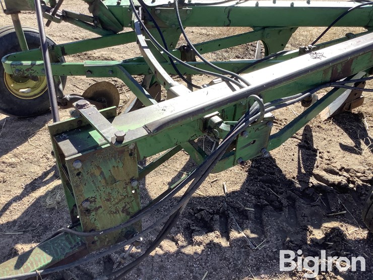 john-deere-8-image-18