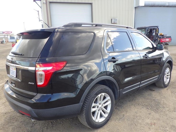 2015-ford-explorer-image-3