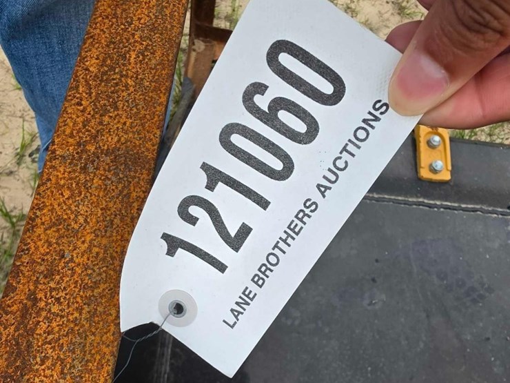 --skid-steer-bucket-72"-image-6