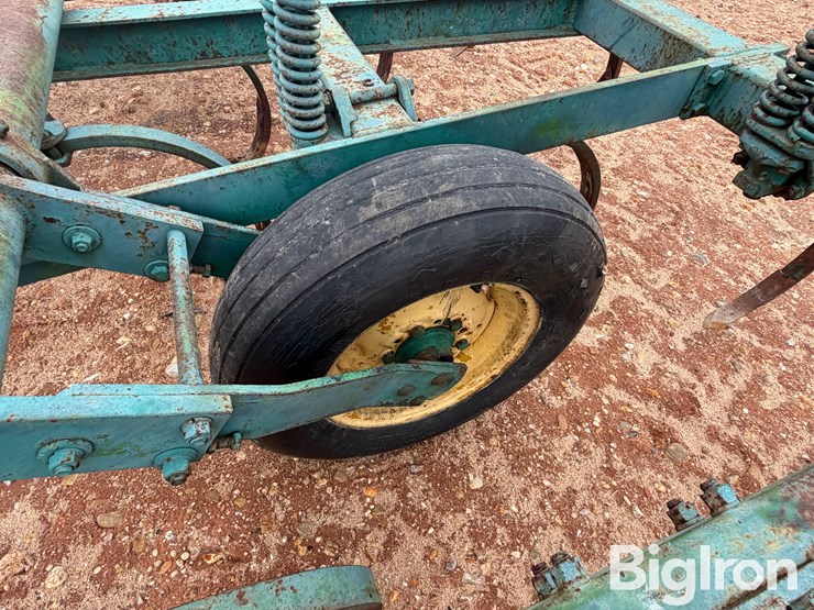 john-deere-100-image-15