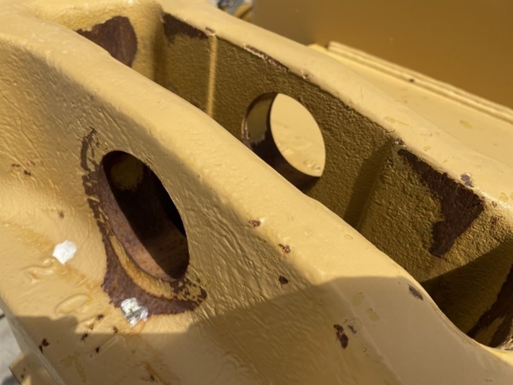 2015-caterpillar-d8t-image-40