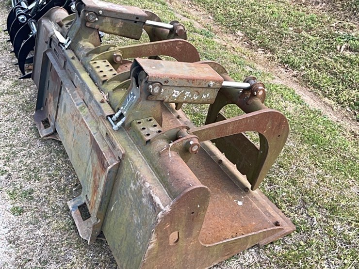 bobcat-industrial-skid-steer-grapple-bucket-6’-image-1