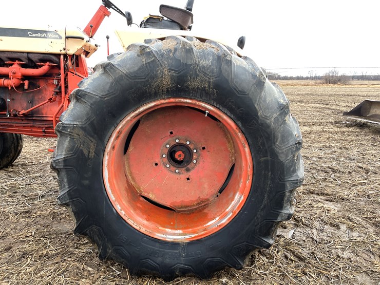 #105-•-case-1030-comfort-king-diesel-tractor-with-duals-image-37