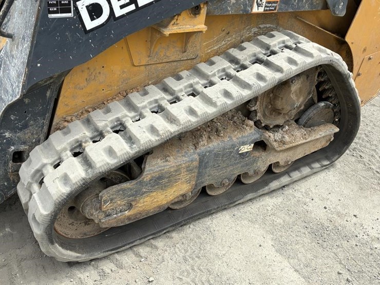 2018-deere-317g-image-10