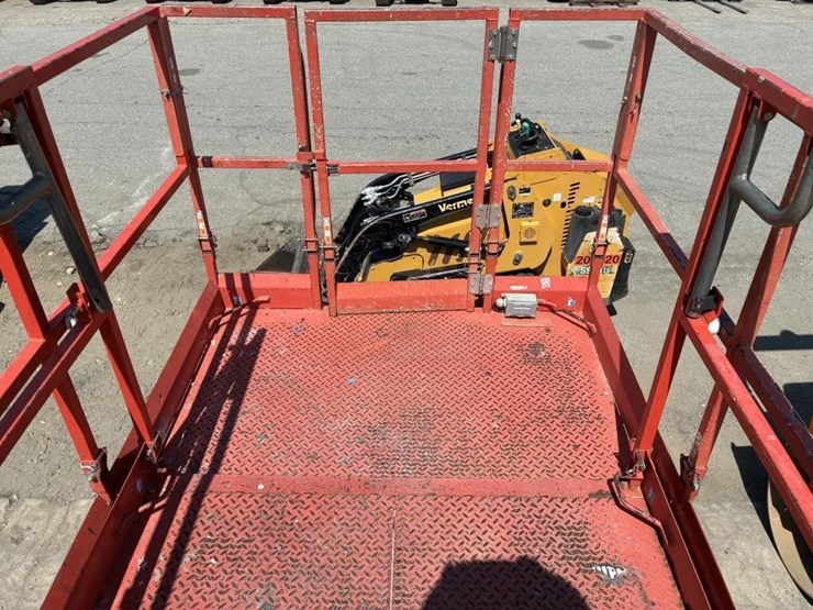 2014-skyjack-sj6832rt-image-18