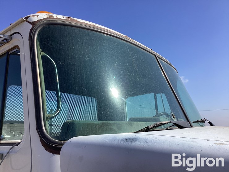 1990-mack-ch613-image-18